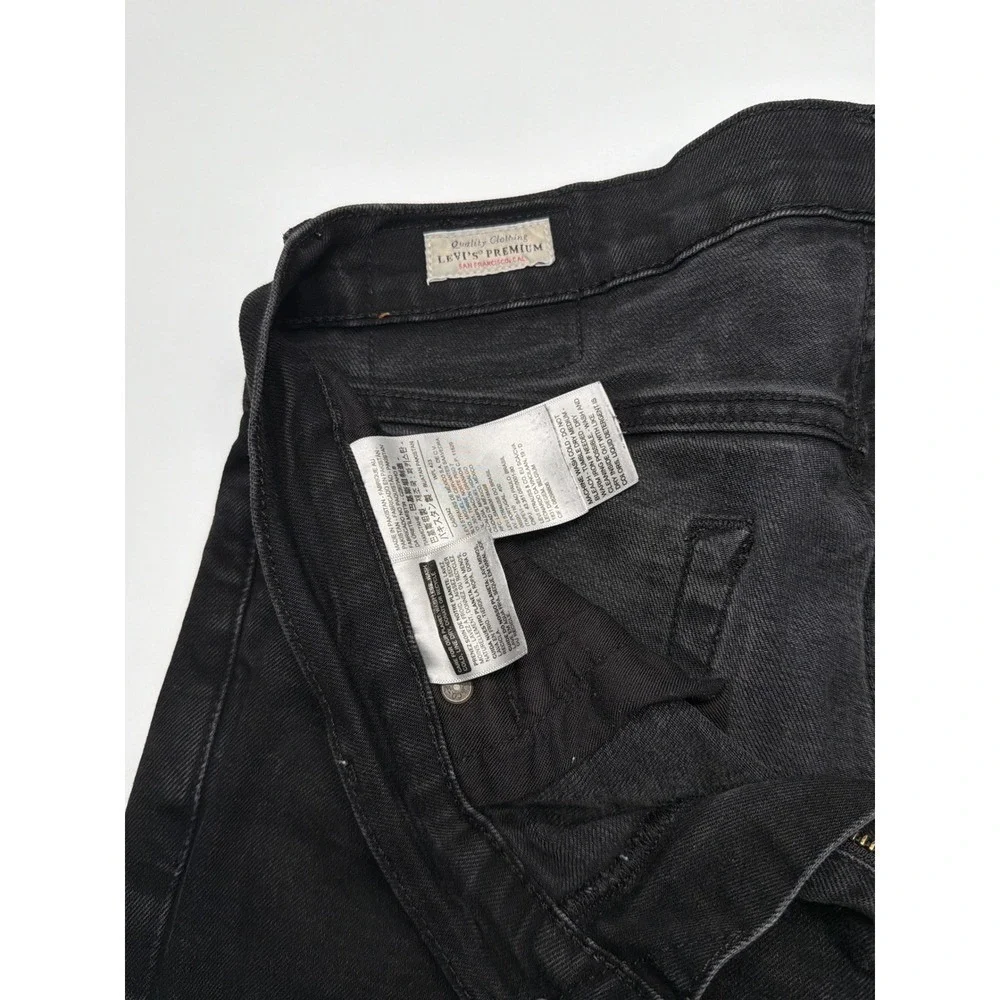 Levis own piece